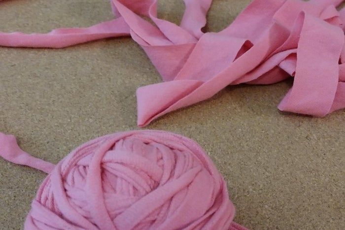 用旧T恤DIY结实绳子的简单方法-第22张图片-趣作屋