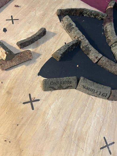 用酒瓶塞DIY墙面装饰品教程-第12张图片-趣作屋