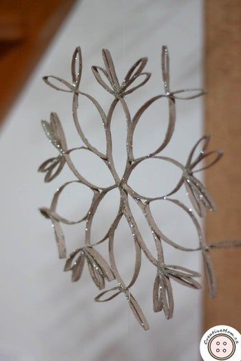 用回收材料制作闪闪发光的雪花装饰教程-第10张图片-趣作屋