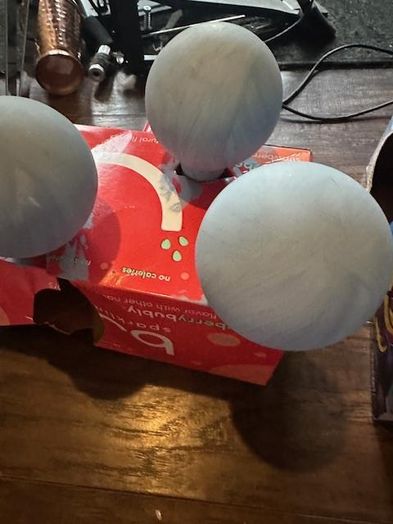 用坏灯泡做电影风格的圣诞装饰品-第8张图片-趣作屋 用坏灯泡做电影风格的圣诞装饰品-第8张图片-趣作屋