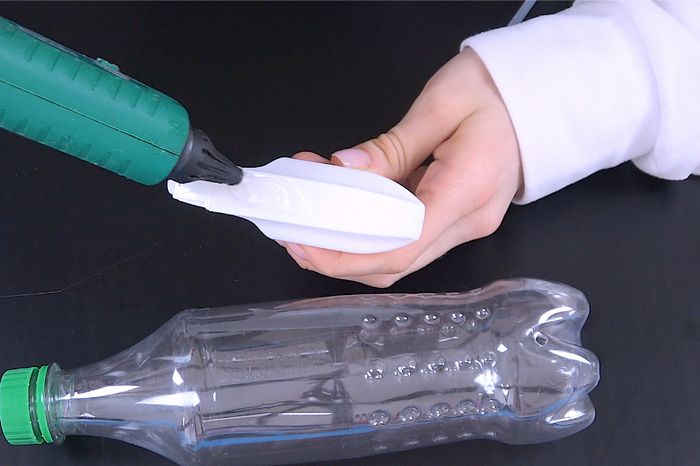 塑料瓶变废为宝：超简单3个生活小妙招-第5张图片-趣作屋