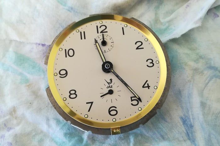 如何用旧闹钟改造无噪音电池闹钟-第23张图片-趣作屋