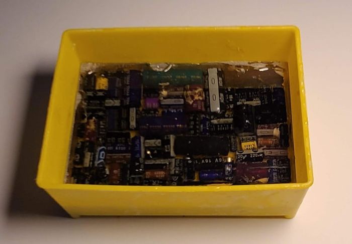 用废旧电子设备制作厨房装饰瓷砖的环保教程-第11张图片-趣作屋 用废旧电子设备制作厨房装饰瓷砖的环保教程-第11张图片-趣作屋