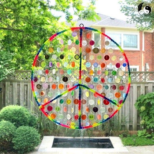 利用废旧纽扣制作彩虹和平标志捕光器教程-第29张图片-趣作屋 利用废旧纽扣制作彩虹和平标志捕光器教程-第29张图片-趣作屋