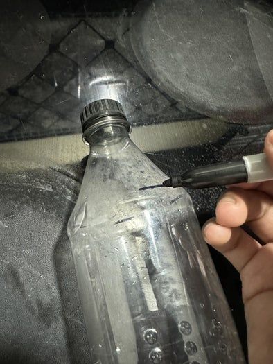 用回收材料制作环保花盆的简单方法-第7张图片-趣作屋