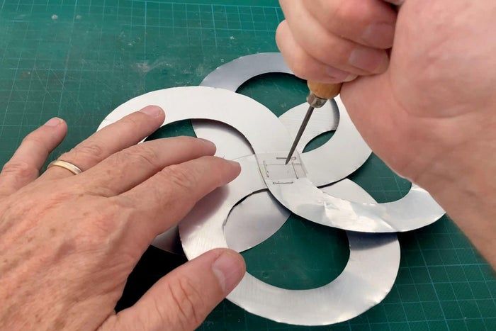 用饮料罐制作户外风动螺旋装饰教程-第15张图片-趣作屋 用饮料罐制作户外风动螺旋装饰教程-第15张图片-趣作屋