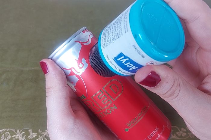 用饮料罐制作佩吉·卡特和美国队长盾牌配饰教程-第7张图片-趣作屋 用饮料罐制作佩吉·卡特和美国队长盾牌配饰教程-第7张图片-趣作屋