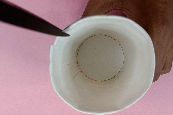 简单又有趣的橡皮筋驱动移动玩具制作教程-第9张图片-趣作屋 简单又有趣的橡皮筋驱动移动玩具制作教程-第9张图片-趣作屋