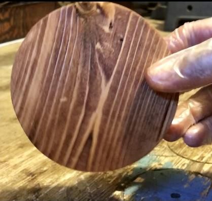 废旧瓶子改造创意教程:制作实用瓶盖容器-第11张图片-趣作屋 废旧瓶子改造创意教程:制作实用瓶盖容器-第11张图片-趣作屋