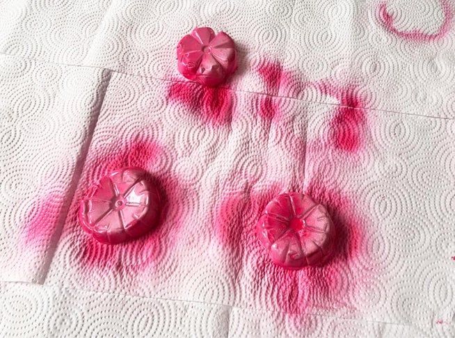 用回收塑料瓶制作多彩灯串花朵教程-第9张图片-趣作屋