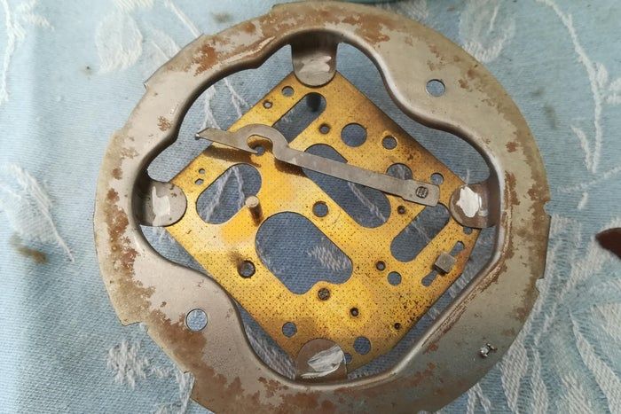 如何用旧闹钟改造无噪音电池闹钟-第11张图片-趣作屋