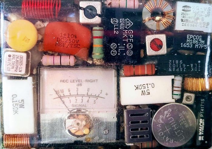 用废旧电子设备制作厨房装饰瓷砖的环保教程-第2张图片-趣作屋 用废旧电子设备制作厨房装饰瓷砖的环保教程-第2张图片-趣作屋