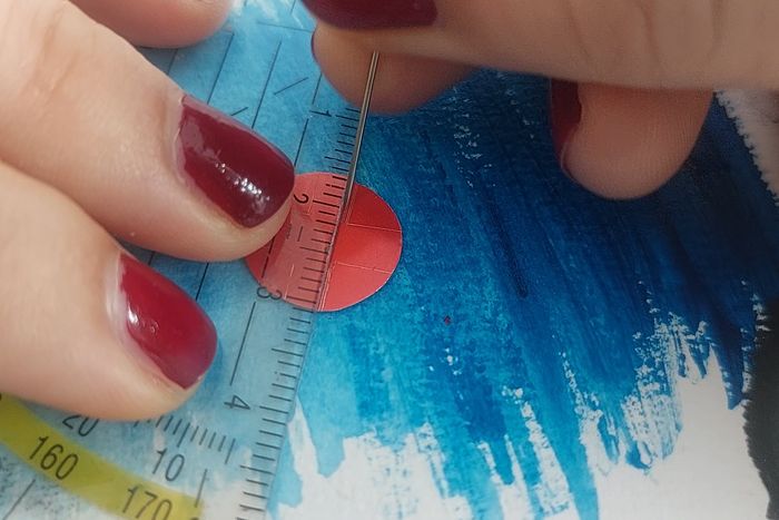 用饮料罐制作佩吉·卡特和美国队长盾牌配饰教程-第29张图片-趣作屋 用饮料罐制作佩吉·卡特和美国队长盾牌配饰教程-第29张图片-趣作屋