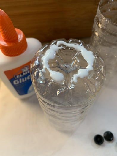 用矿泉水瓶和拉链制作创意收纳容器-第6张图片-趣作屋