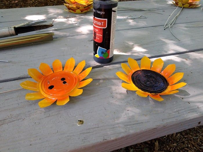 用猫粮罐头制作防水向日葵装饰品教程-第16张图片-趣作屋