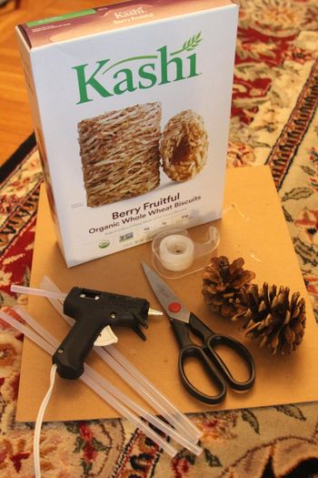 用松果制作创意圣诞装饰品教程-第2张图片-趣作屋