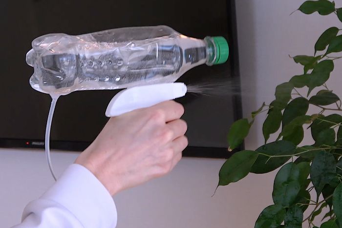 塑料瓶变废为宝：超简单3个生活小妙招-第7张图片-趣作屋