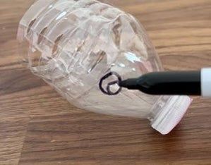 简易环保塑料瓶改造存钱罐教程-第16张图片-趣作屋