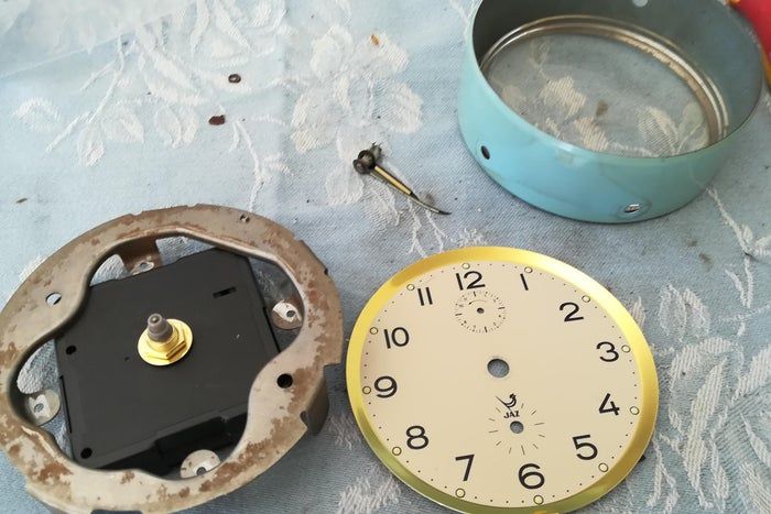 如何用旧闹钟改造无噪音电池闹钟-第12张图片-趣作屋