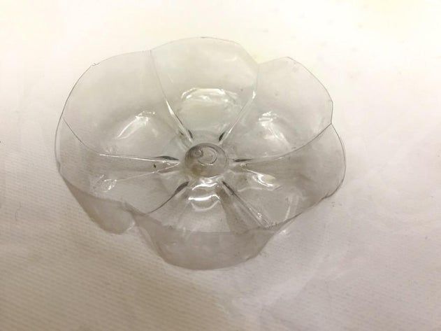 用回收塑料瓶制作多彩灯串花朵教程-第6张图片-趣作屋