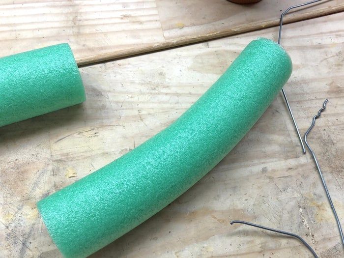 用回收材料制作创意圣诞仙人掌装饰树教程-第9张图片-趣作屋