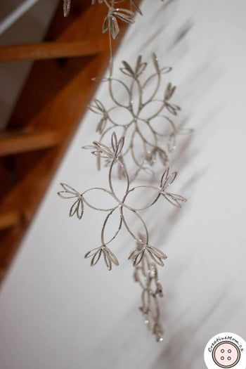 用回收材料制作闪闪发光的雪花装饰教程-第12张图片-趣作屋