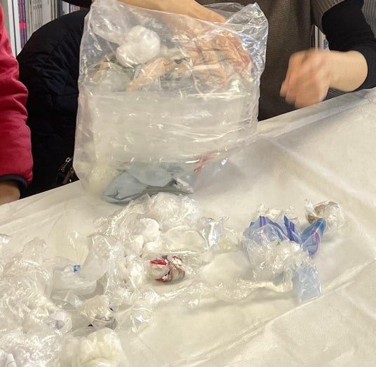 用塑料垃圾DIY创意花盆,环保又实用-第7张图片-趣作屋 用塑料垃圾DIY创意花盆,环保又实用-第7张图片-趣作屋