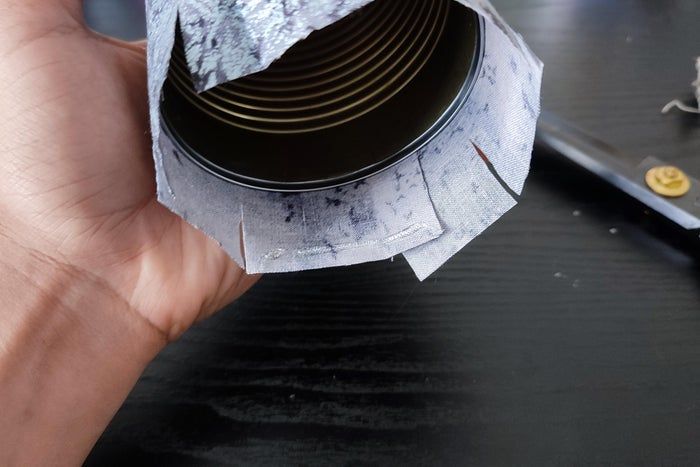 废旧布料和罐头变身创意笔筒教程-第20张图片-趣作屋 废旧布料和罐头变身创意笔筒教程-第20张图片-趣作屋