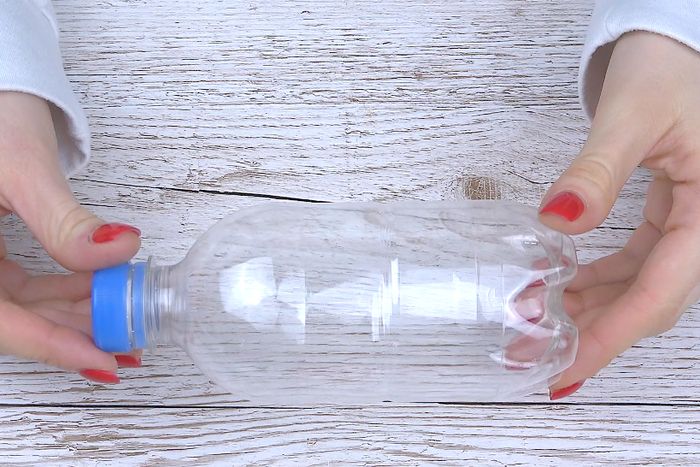 塑料瓶创意再利用教程：制作牙刷架、绳子、绳花和幼儿玩具-第13张图片-趣作屋