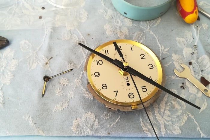 如何用旧闹钟改造无噪音电池闹钟-第15张图片-趣作屋