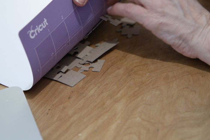 用废旧麦片盒制作猫咪拼图教程-第13张图片-趣作屋