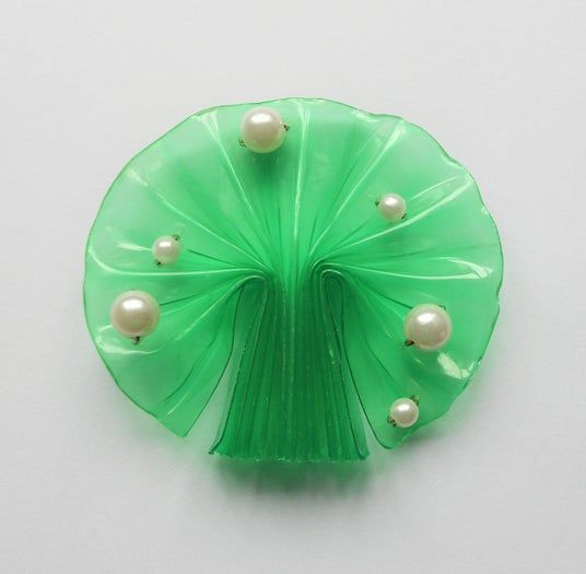 用塑料瓶制作环保胸针的超简单教程-第11张图片-趣作屋 用塑料瓶制作环保胸针的超简单教程-第11张图片-趣作屋