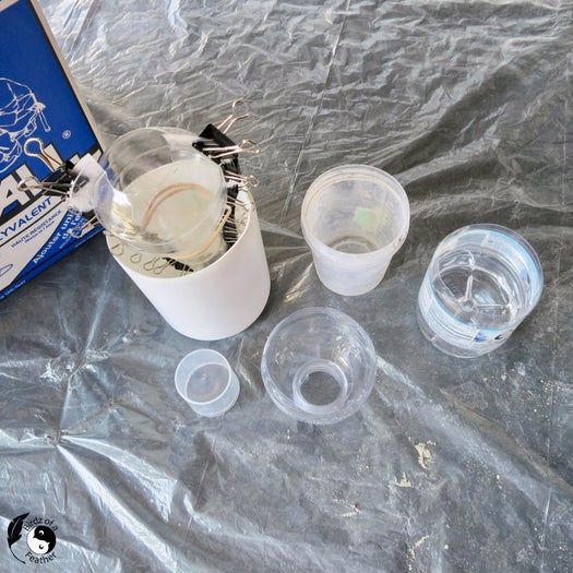 用废弃塑料制作创意水泥灯泡花盆-第11张图片-趣作屋