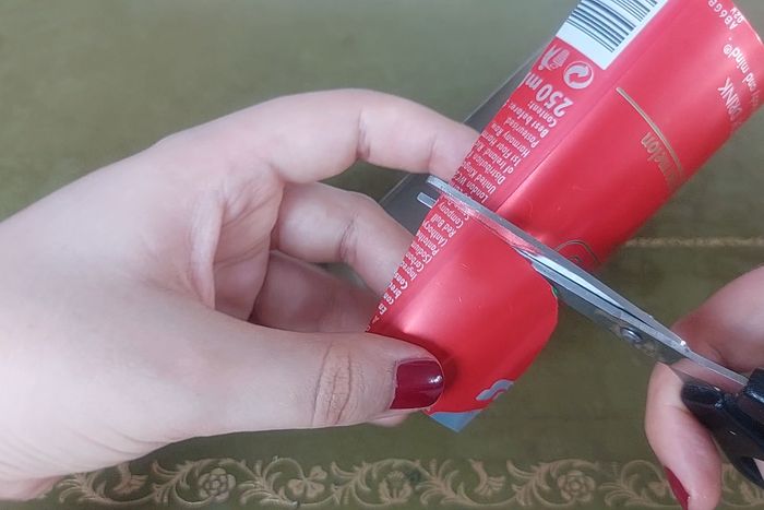 用饮料罐制作佩吉·卡特和美国队长盾牌配饰教程-第8张图片-趣作屋 用饮料罐制作佩吉·卡特和美国队长盾牌配饰教程-第8张图片-趣作屋