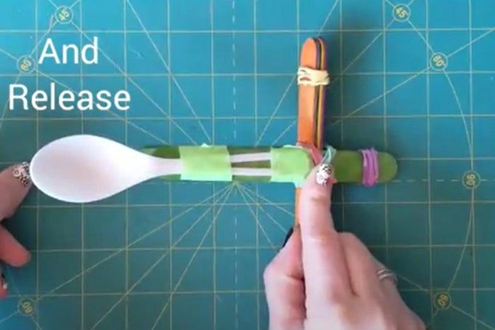 简单材料制作弹射器教程-第11张图片-趣作屋 简单材料制作弹射器教程-第11张图片-趣作屋