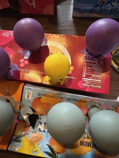 用坏灯泡做电影风格的圣诞装饰品-第5张图片-趣作屋 用坏灯泡做电影风格的圣诞装饰品-第5张图片-趣作屋