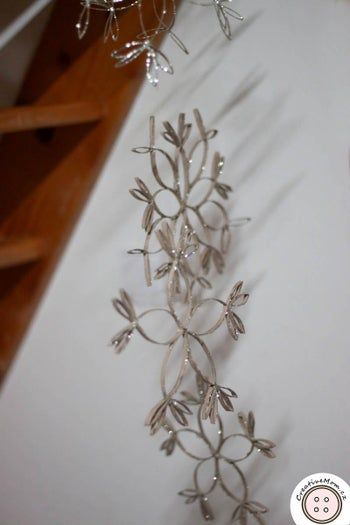 用回收材料制作闪闪发光的雪花装饰教程-第2张图片-趣作屋