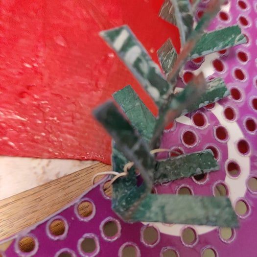 回收塑料制作环保圣诞花环教程-第15张图片-趣作屋 回收塑料制作环保圣诞花环教程-第15张图片-趣作屋