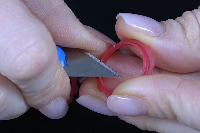 塑料瓶变废为宝：超简单3个生活小妙招-第10张图片-趣作屋