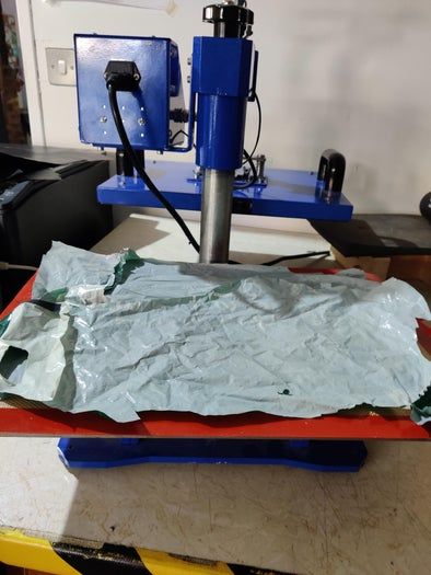 回收塑料制作环保圣诞花环教程-第7张图片-趣作屋 回收塑料制作环保圣诞花环教程-第7张图片-趣作屋