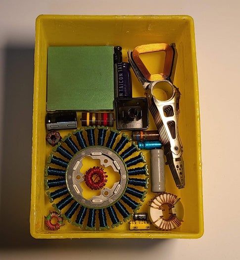 用废旧电子设备制作厨房装饰瓷砖的环保教程-第10张图片-趣作屋 用废旧电子设备制作厨房装饰瓷砖的环保教程-第10张图片-趣作屋