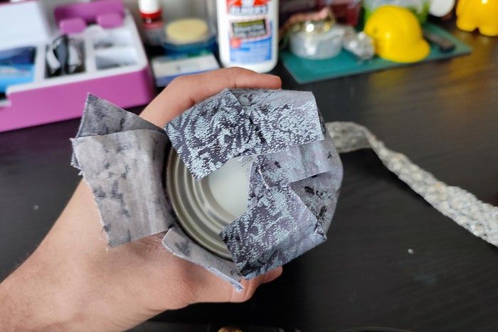 废旧布料和罐头变身创意笔筒教程-第17张图片-趣作屋 废旧布料和罐头变身创意笔筒教程-第17张图片-趣作屋