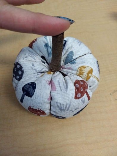 超简单布艺南瓜手工制作教程-第23张图片-趣作屋