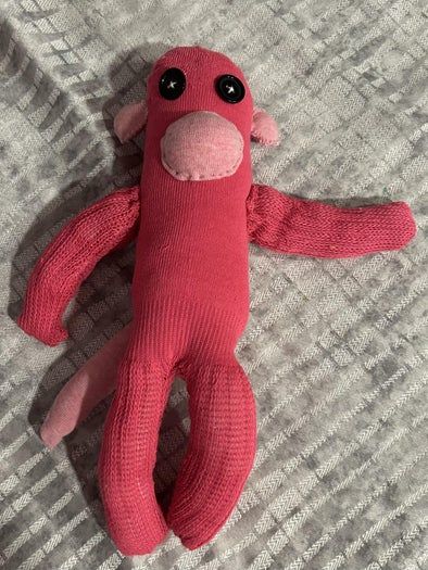 超简单DIY袜子猴子教程，手工制作可爱玩偶-第1张图片-趣作屋