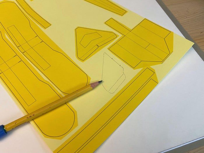 用废品动手做滑翔机，轻松搞定趣味手工制作-第5张图片-趣作屋