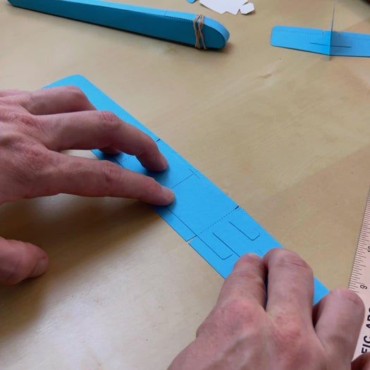 手工折纸滑翔机制作教程:零基础也能轻松上手-第10张图片-趣作屋 手工折纸滑翔机制作教程:零基础也能轻松上手-第10张图片-趣作屋