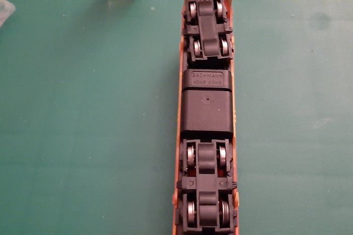 火车模型维修技巧:用润滑油解决电压不稳定问题-第2张图片-趣作屋 火车模型维修技巧:用润滑油解决电压不稳定问题-第2张图片-趣作屋