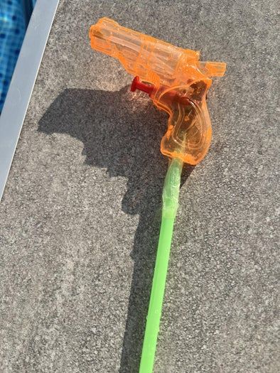 不用反复装水的DIY水枪改造教程-第11张图片-趣作屋