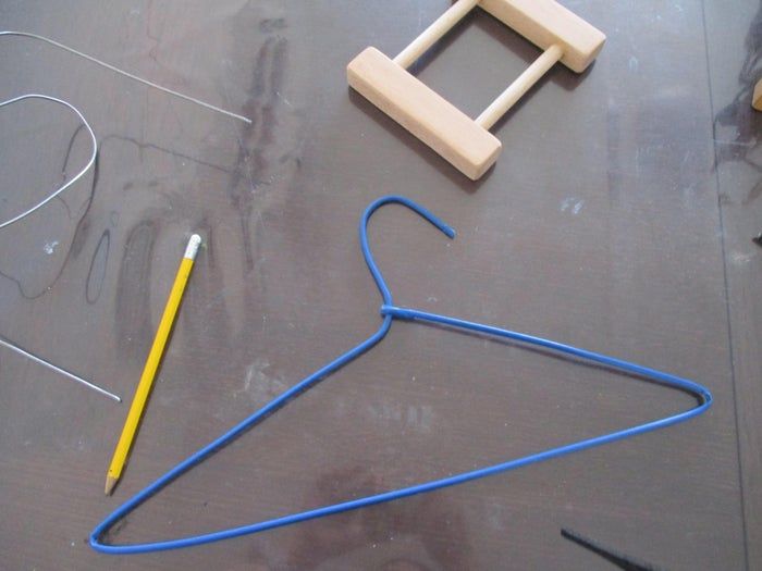 旧衣架变儿童益智玩具,低成本手工制作教程-第12张图片-趣作屋 旧衣架变儿童益智玩具,低成本手工制作教程-第12张图片-趣作屋