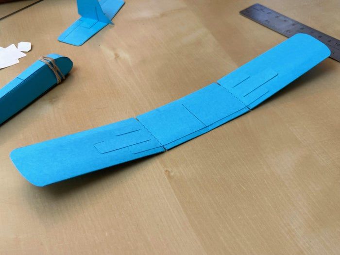 手工折纸滑翔机制作教程:零基础也能轻松上手-第16张图片-趣作屋 手工折纸滑翔机制作教程:零基础也能轻松上手-第16张图片-趣作屋